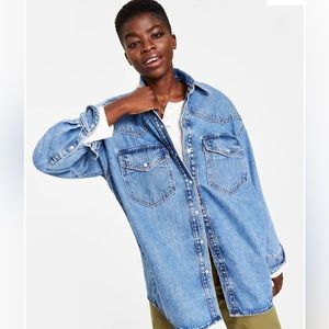 NWT Womens Relaxed Levi’s Western Denim Shirt Jacket